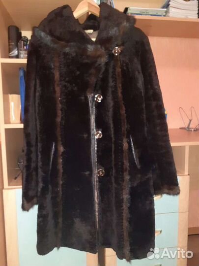 Шуба мутоновая с капюшоном