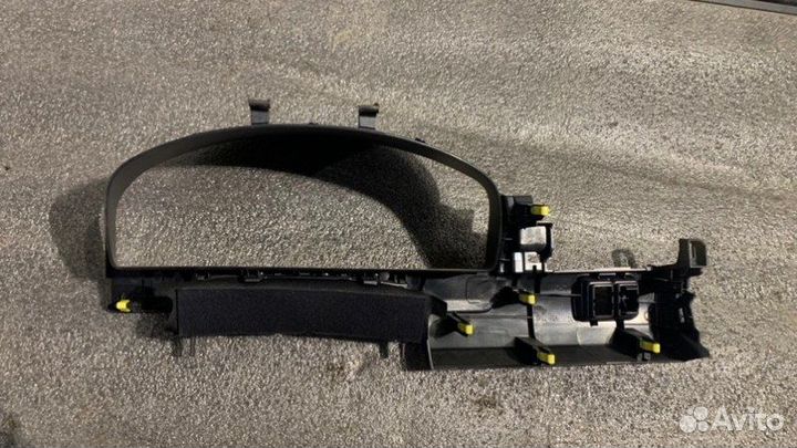 Накладка центральной консоли Toyota Camry V55