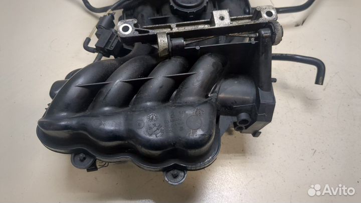 Коллектор впускной Volkswagen Touran, 2006