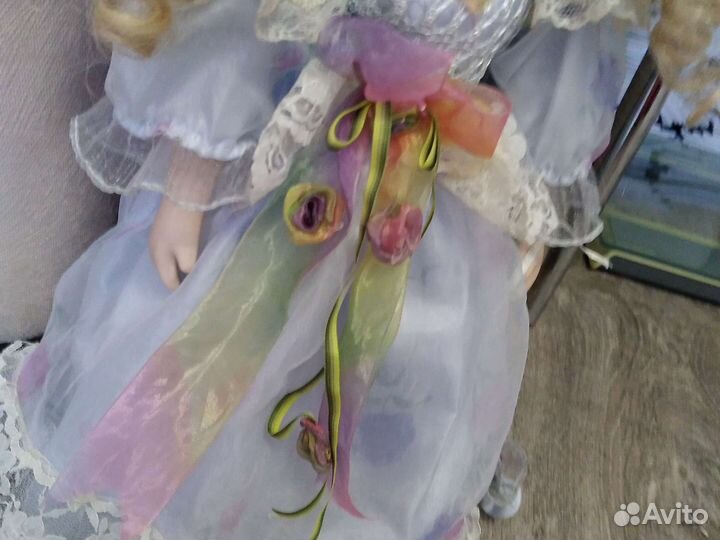 Кукла фарфоровая коллекционная