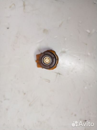 Топливная форсунка Volvo S70