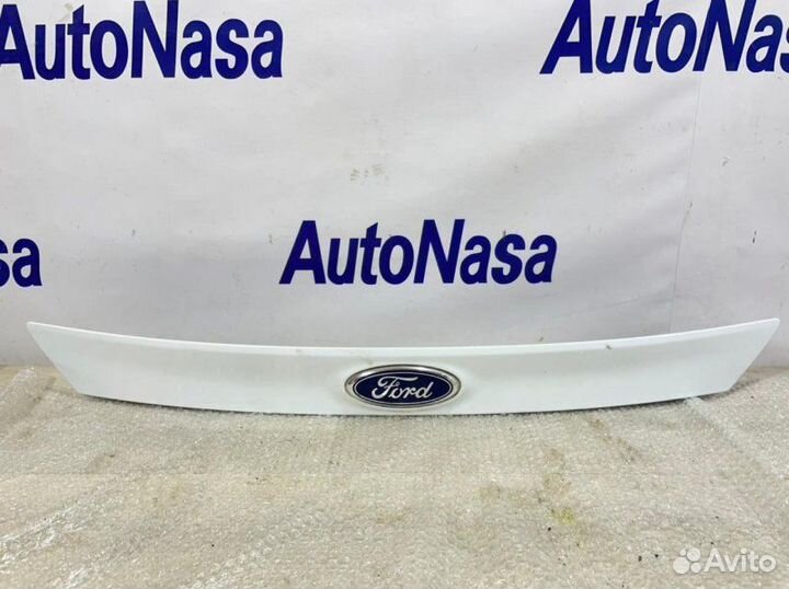 Накладка двери багажника Ford Focus 3 2011-2019