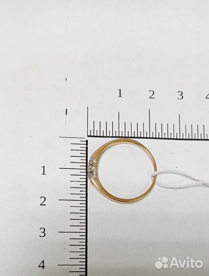 Золотое кольцо с камнем 18,5р