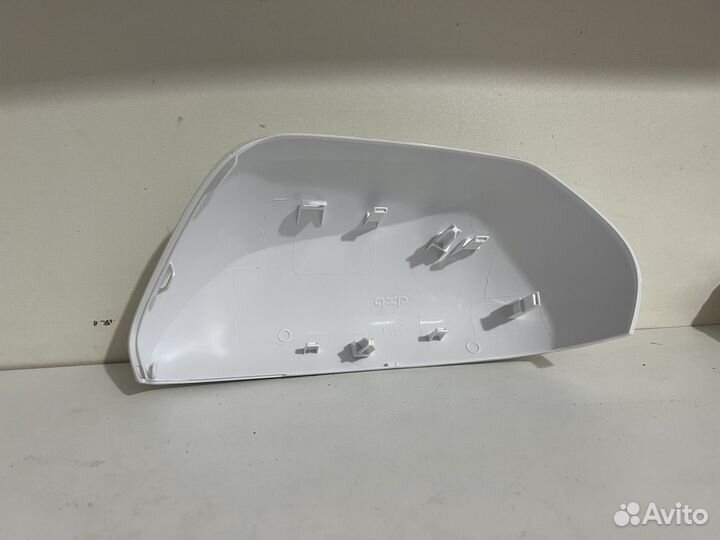 Крышка зеркала правая Camry v70