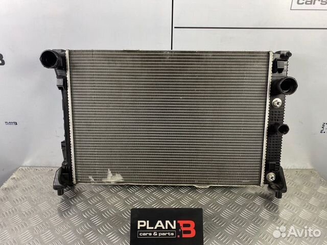 Радиатор охлаждения двигателя Mercedes-Benz