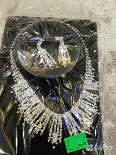 Бижутерия серьги и колье
