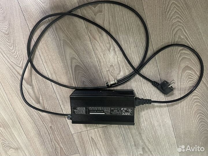 Зарядное устройство для электросамоката