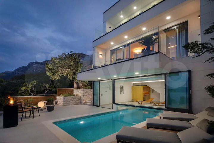 Коттедж 350 м² на участке 7 сот.