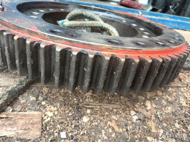 Опорно-поворотный подшипник unic