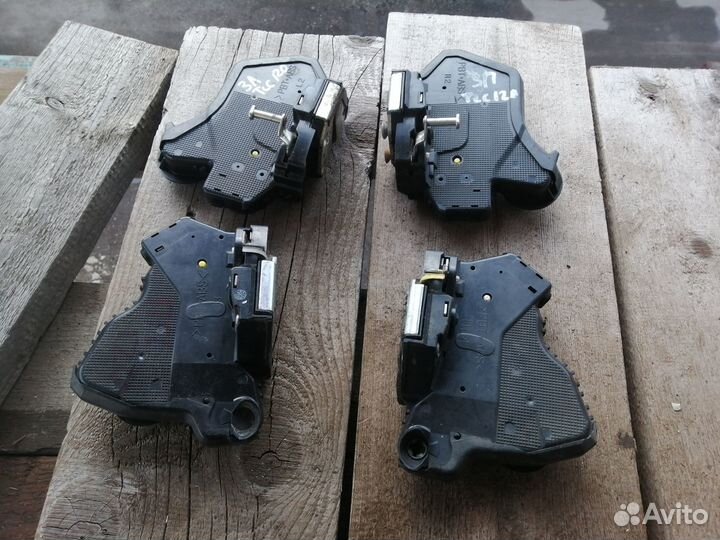 Замок двери Toyota Land Cruiser Prado 120