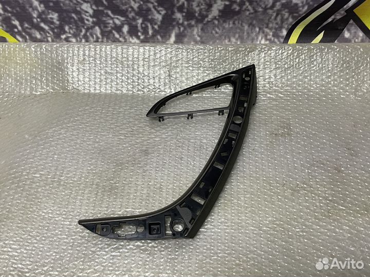 Накладка ручки двери передняя левая Astra J