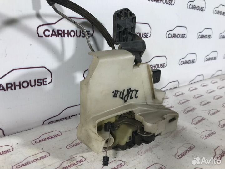 Замок двери передний правый Volkswagen Passat B5+