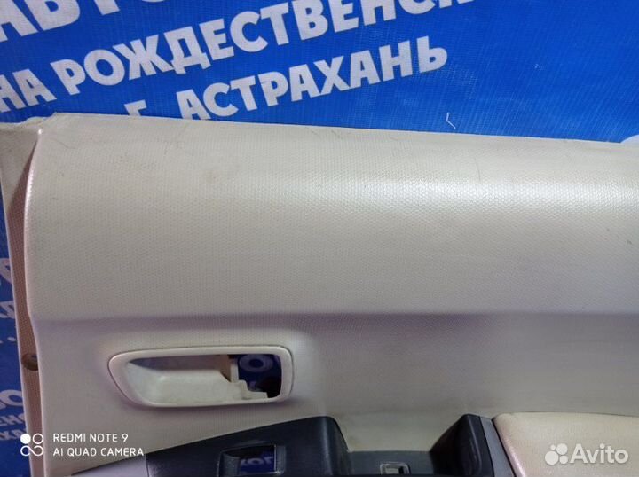 Задняя правая обшивка двери Mitsubishi Outlander