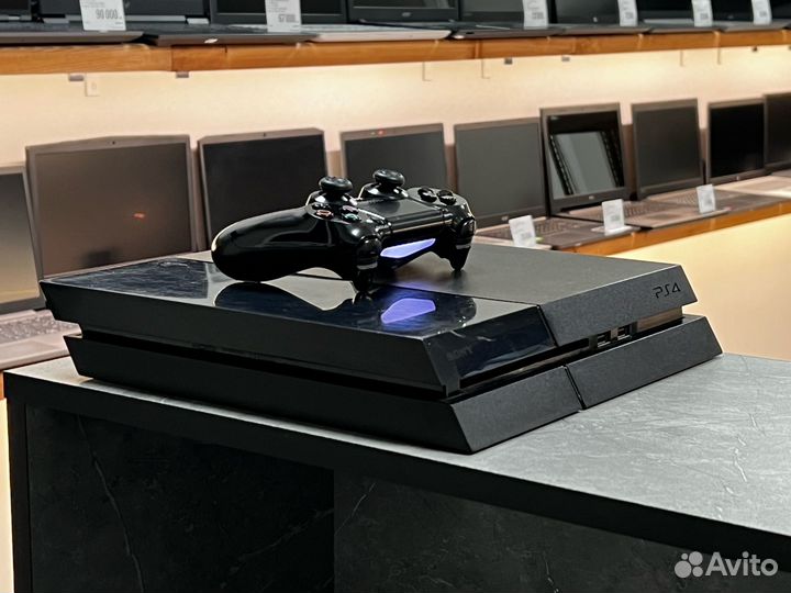 PS4 Fat 500GB / 1 геймпад
