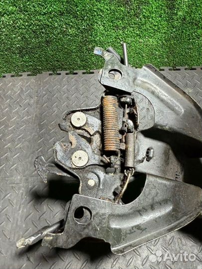 Замок капота Nissan Qashqai 1.5 2008