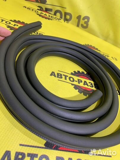 Уплотнитель в проем задний правый Kia Rio 3 QB