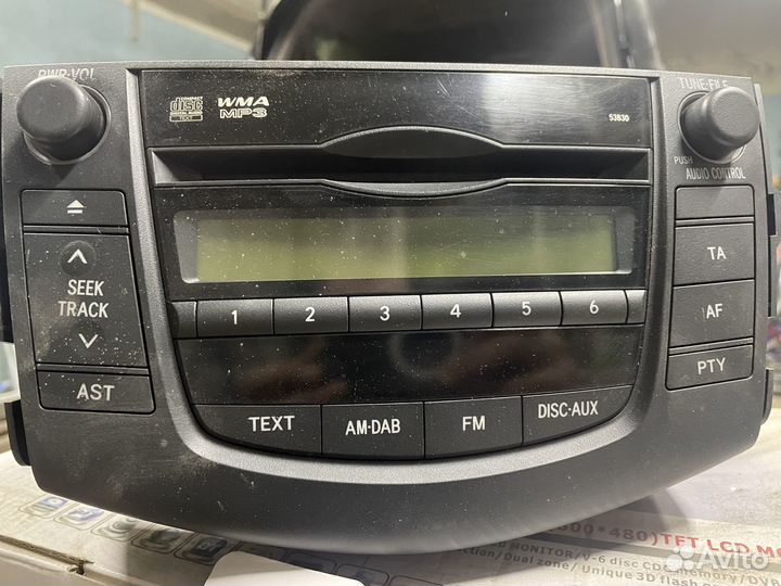 Продам штатную магнитолу на Тойота Раф-4