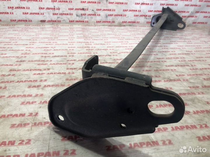 Петля буксировочная задняя Mitsubishi Airtrek CU4W