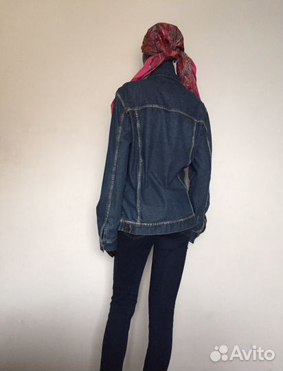 Джинсовая куртка