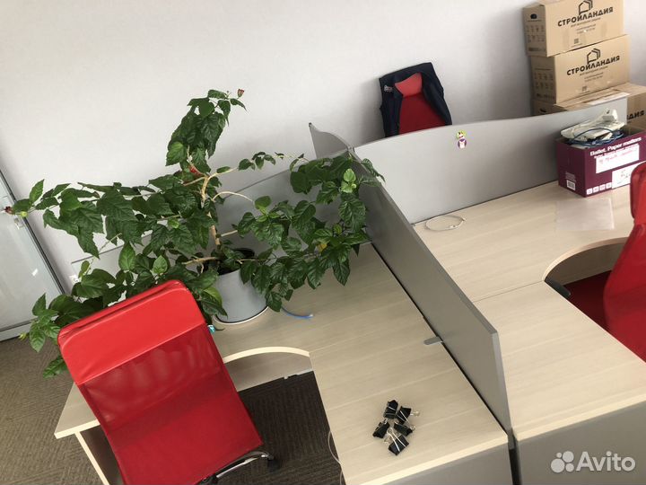 Стол офисный с тумбой