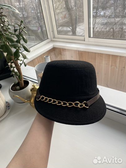 Шляпка с козырьком