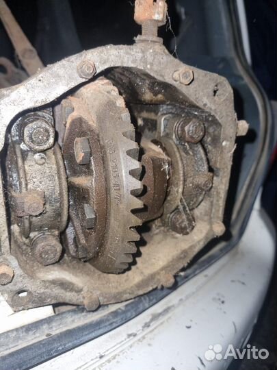 Передний редуктор 2103