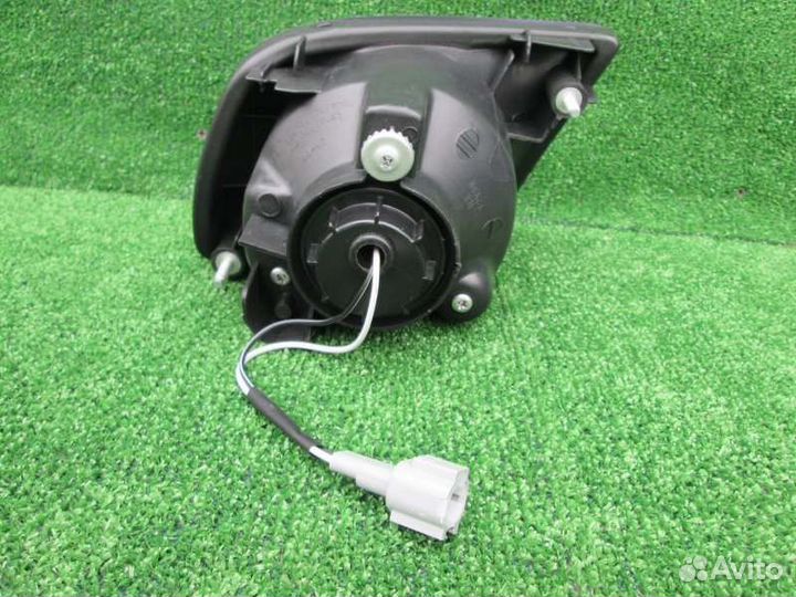 Туманка левая Nissan Presage U30