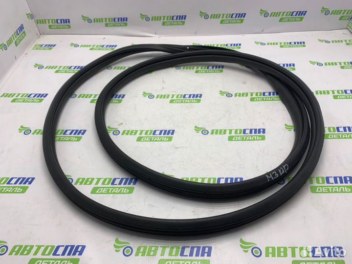 Уплотнитель кузова двери передний Mazda 3Bp