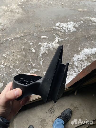 Крепоения зеркал для ваз 2107