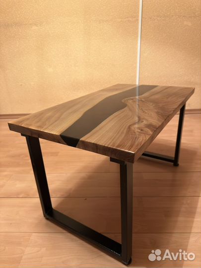 Журнальный стол из эпоксидной смолы