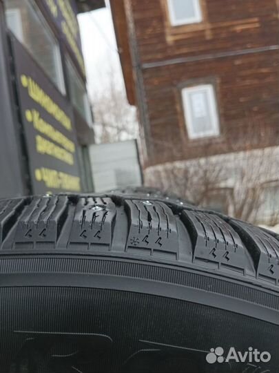 Pirelli Ice Zero 285/60 R18 100T