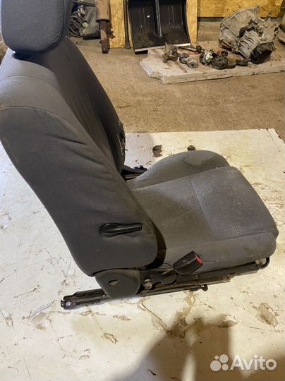 Сидение водительское Nissan Almera n16