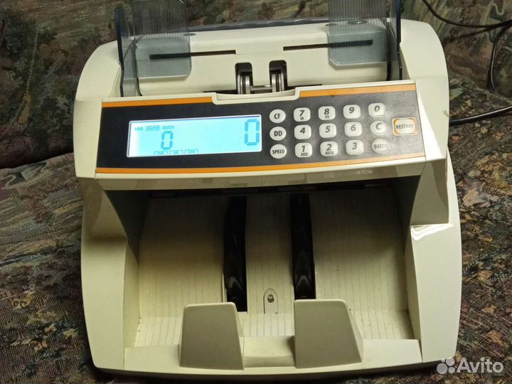 Счетчик денег банкнот