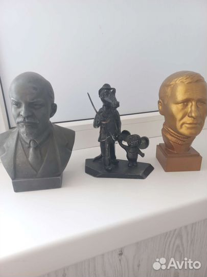 Статуэтки