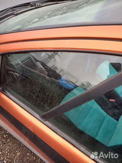 Форточка передней левой двери Opel Tigra