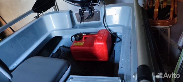 Лодка с мотором