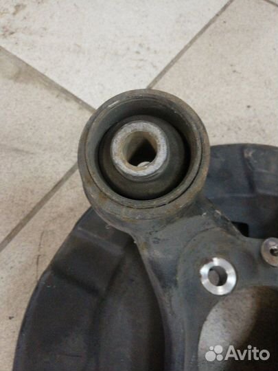 Цапфа задняя правая Mitsubishi Pajero V97W 3.8