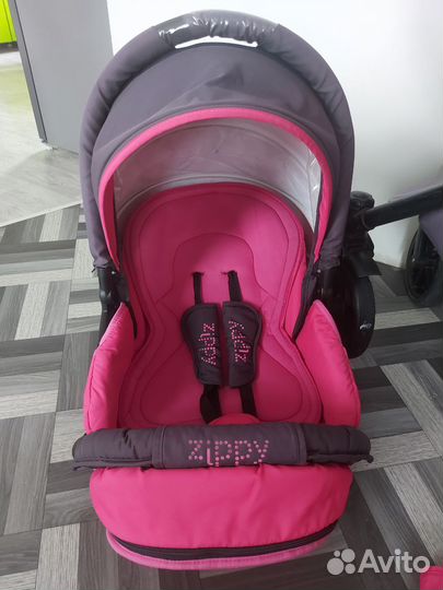 Коляска zippy 3 в 1
