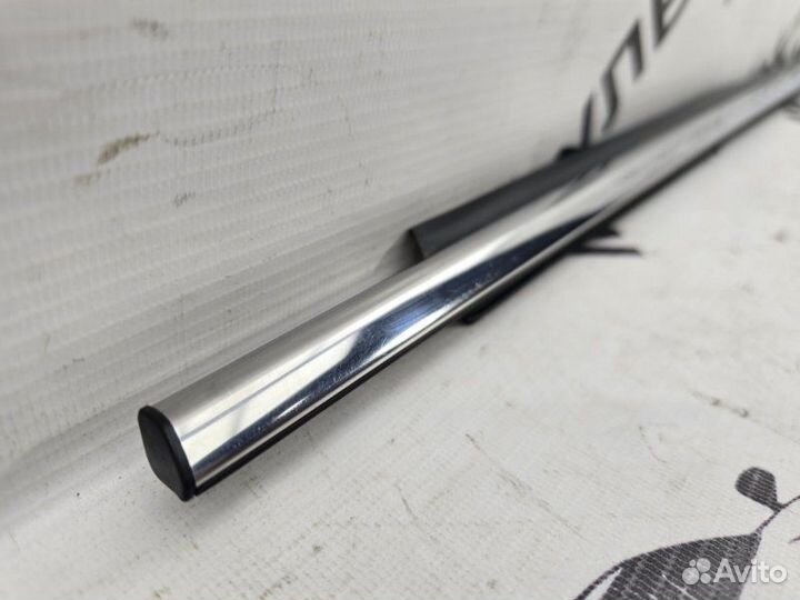 Молдинг двери задний левый Toyota Camry 50