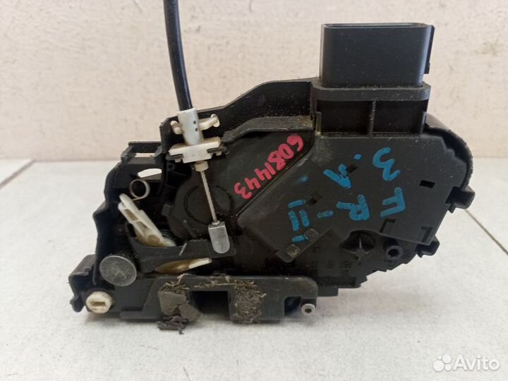 Замок двери задней левой