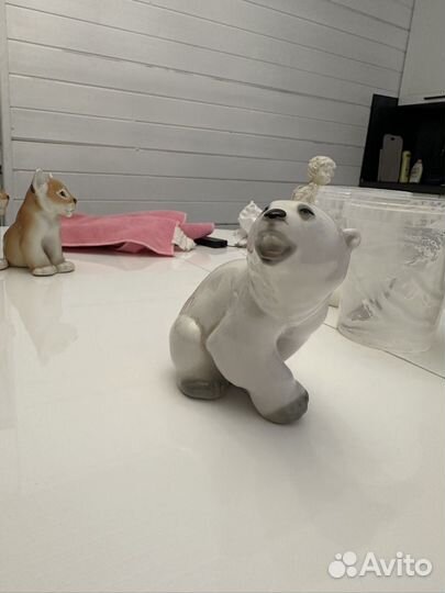 Статуэтка белый медведь лфз