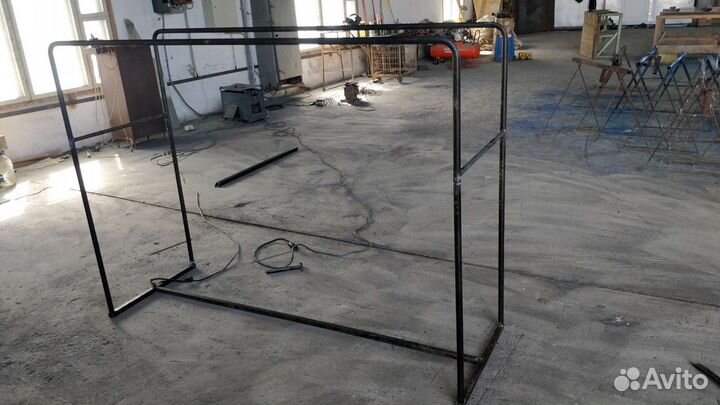 Вешалка железная, стойка для детейлинга