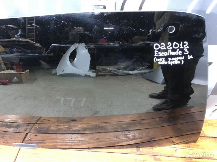 Стекло заднее крышки багажника Escalade 3 06-14 Б