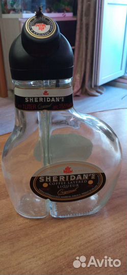 Пустые бутылки из под ликера и тубусы к бутылкам