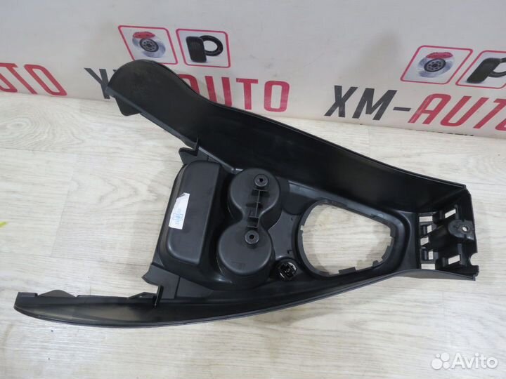 Консоль центральная Renault Sandero 2