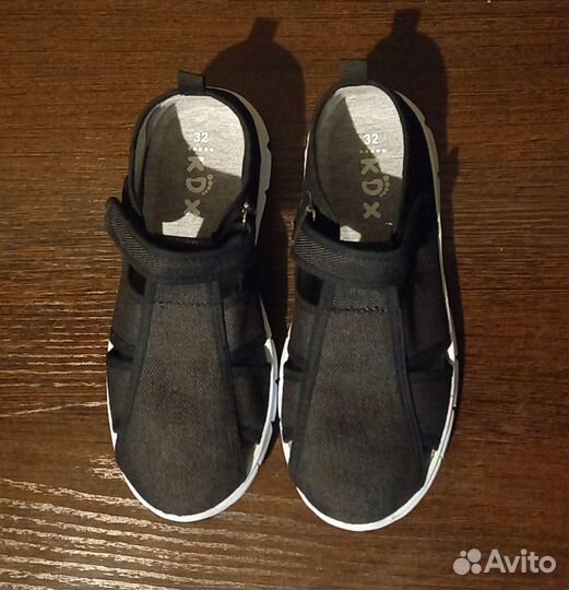 Сандалии для школы