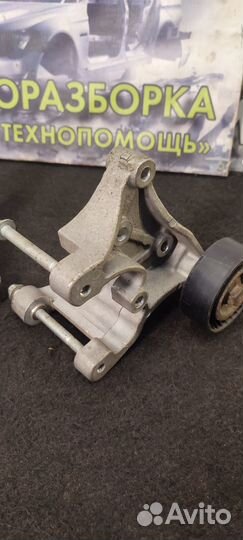 Кронштейн насоса гура A113412041EA