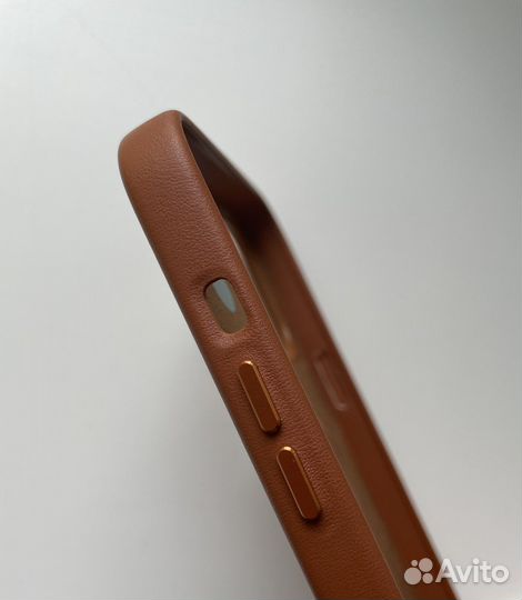 Кожаный коричневый чехол для iPhone