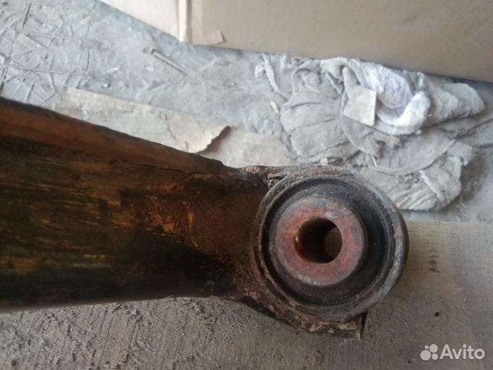 Рычаг передний правый Mitsubishi L200 Pajero Sport