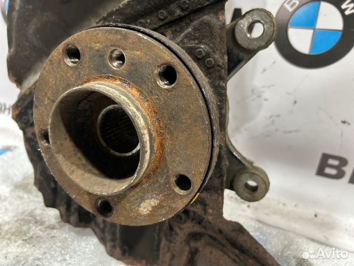 Поворотный кулак левый Bmw X5 E53 рест M57D30 2005